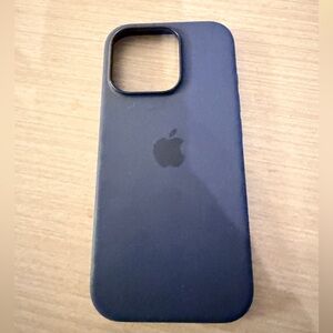 Apple Midnight Blue Silicone iPhone 16 Pro Case